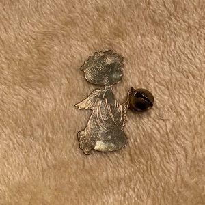 New vintage brass Angel ornament with jingle bell